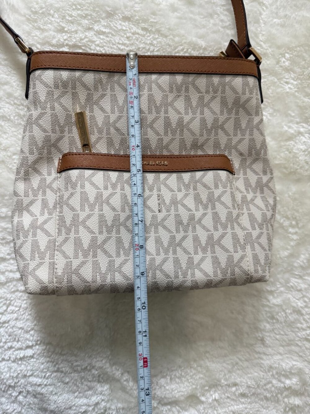 Michael Kors Vanilla MK Signature Crossbody Purse Bag - Picture 9 of 13